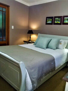 Travelers Rooms huka traveler room